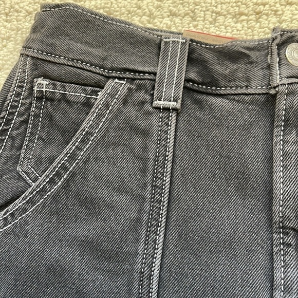 Levi’s NWT Denim Carpenter Skirt in Black Size 29 NEW - Picture 3 of 13